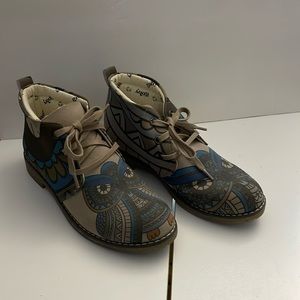 Tan Patterned Goby ankle boots